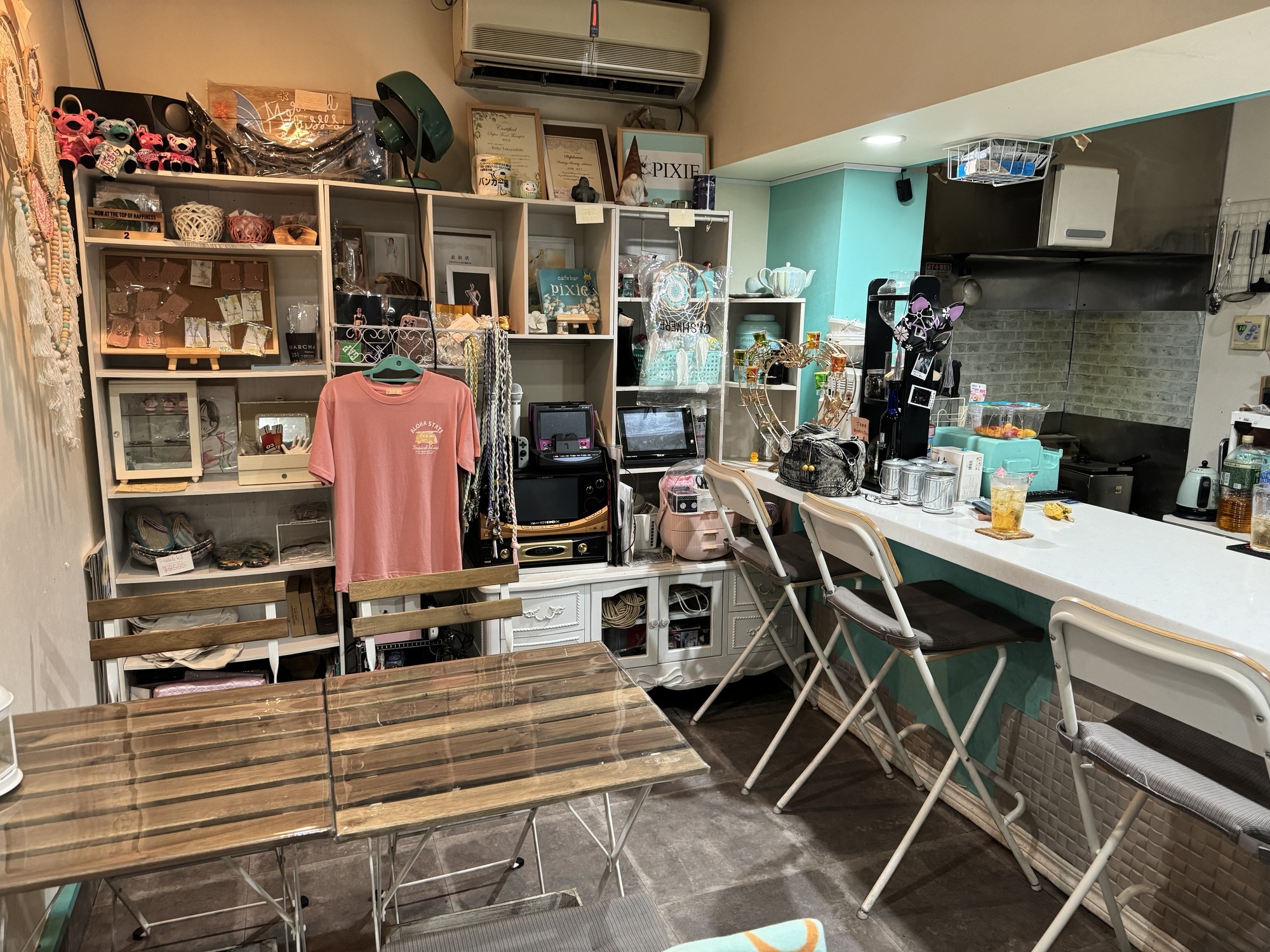cafe Bar Pixie カラオケ店画像